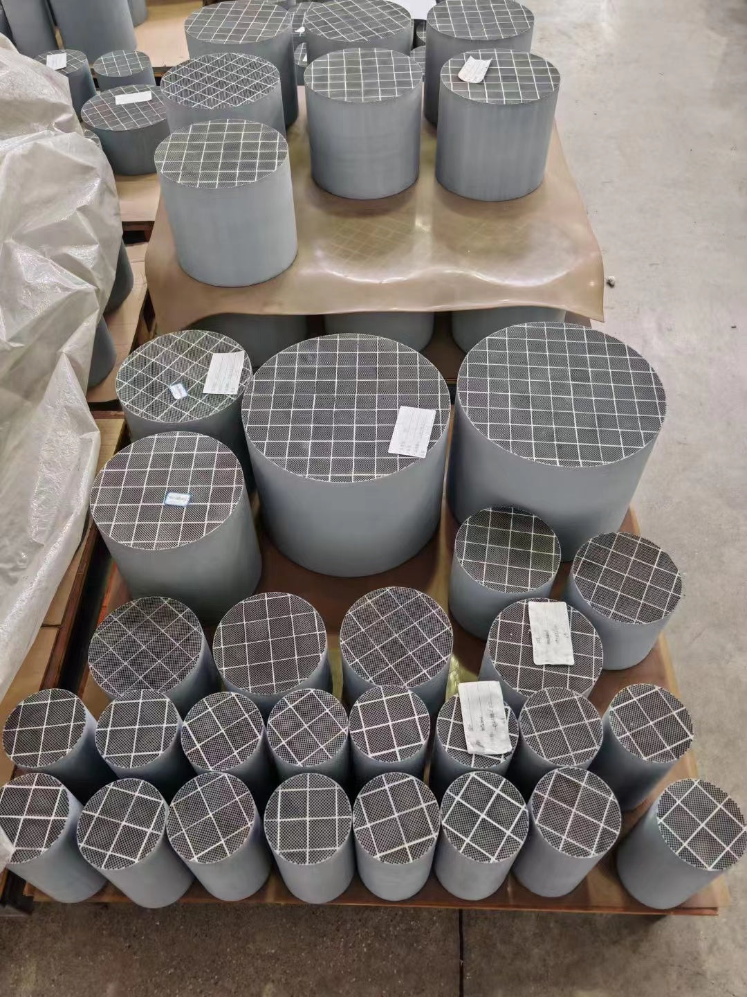 181*96*152mm High Quality Catalytic Diesel Particulate Filter Universal Purpose Silicon Carbide DPF