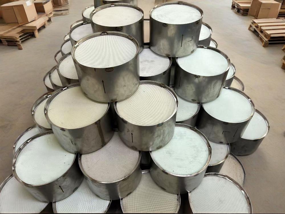 240*101.6mm Honeycomb Ceramic SCR Catalyst High Efficiency Carrier for Diesel Exhaust Treatment